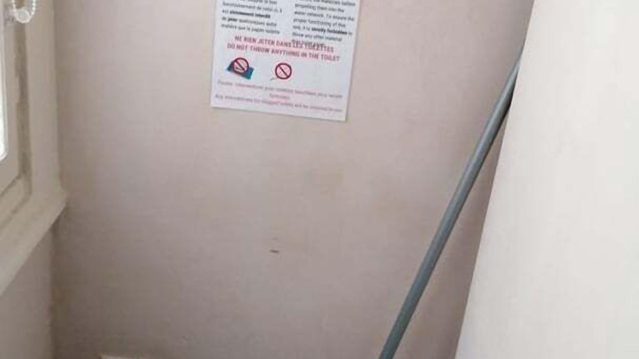 Photo of Bathroom in Zola - Pressense