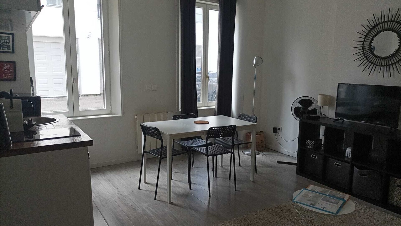 Photo of Others in Zola - Pressense