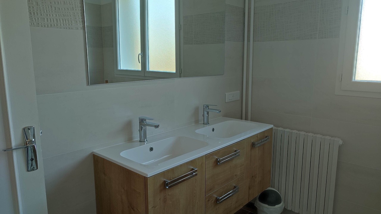 Photo of Bathroom in Barfleur