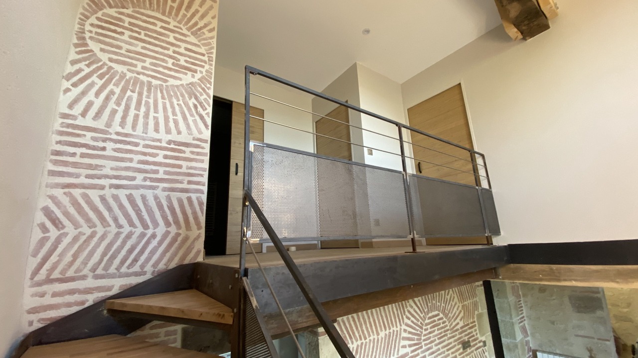 Photo of Others in Espiens