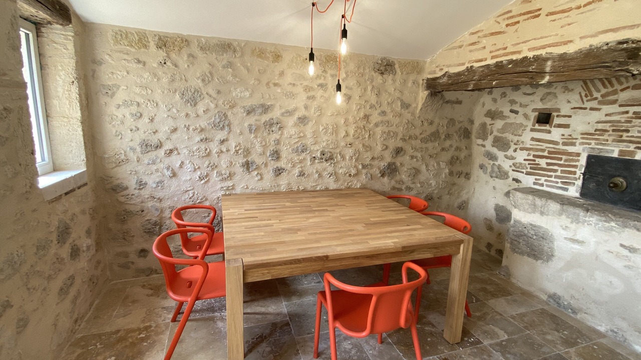 Photo of Others in Espiens