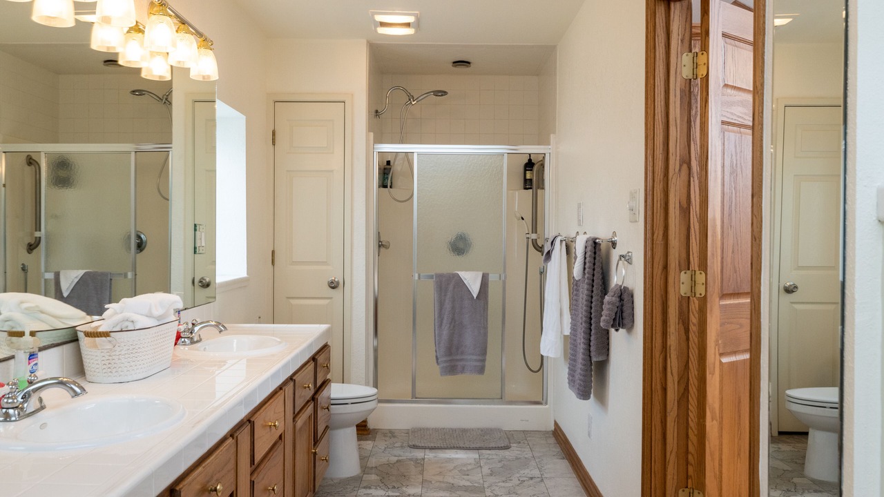 Photo of Bathroom in Haslet