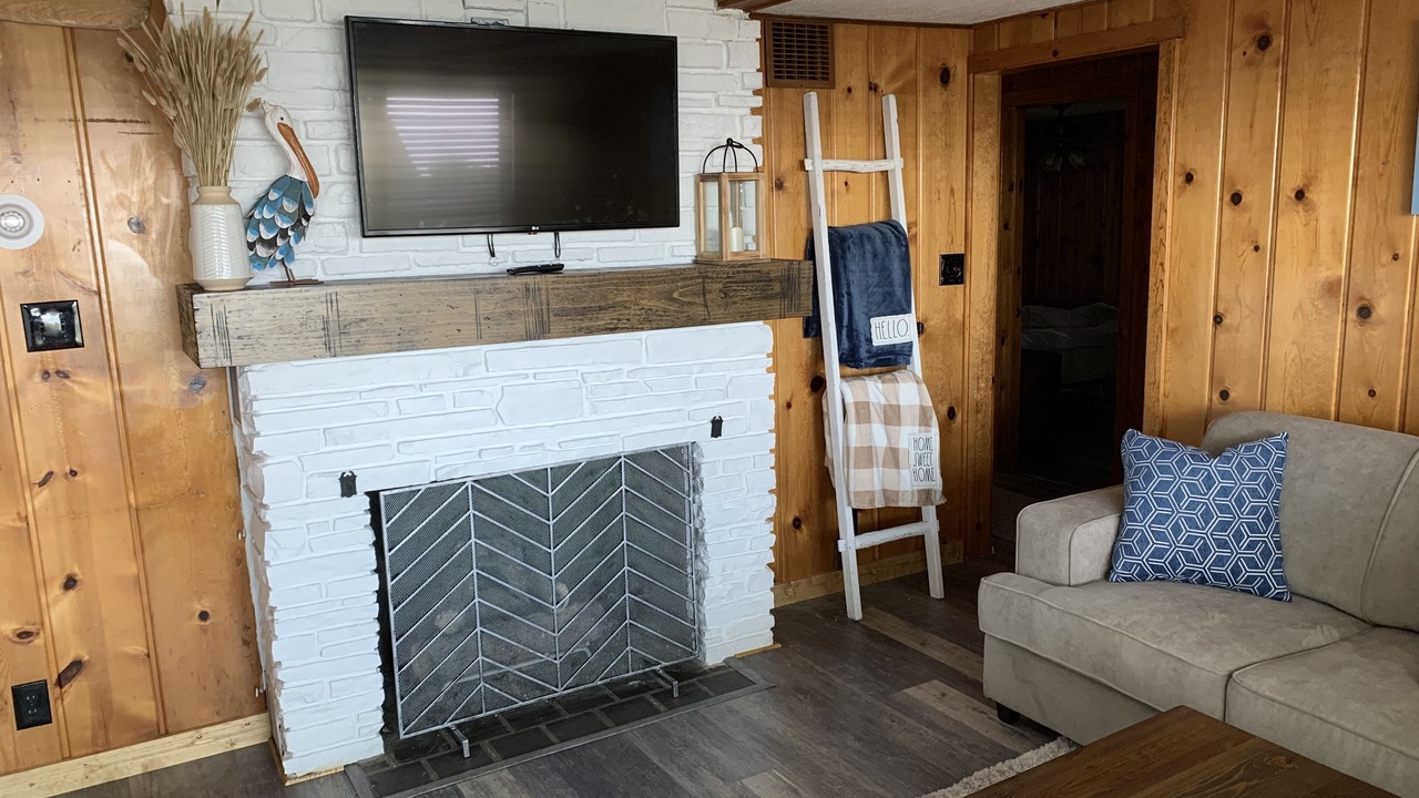 Photo of Livingroom in Houghton Lake Heights