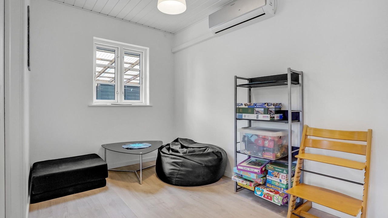 Photo of Others in Frolunde