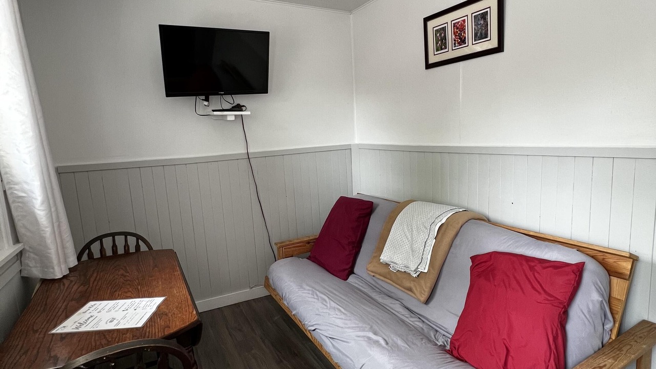 Photo of Livingroom in Wasaga Beach