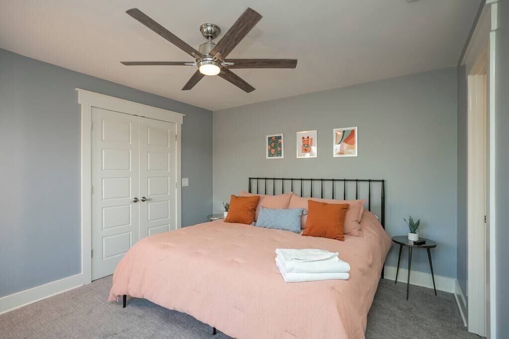 Photo of Bedroom in Hendersonville