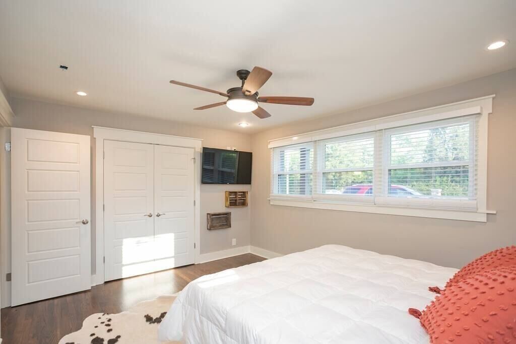 Photo of Bedroom in Hendersonville