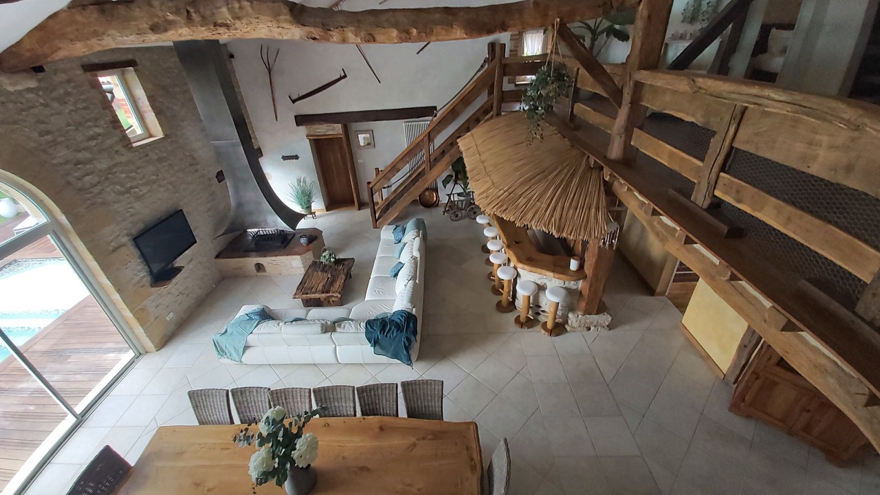 Photo of Livingroom in Saint-Michel-Lapujade