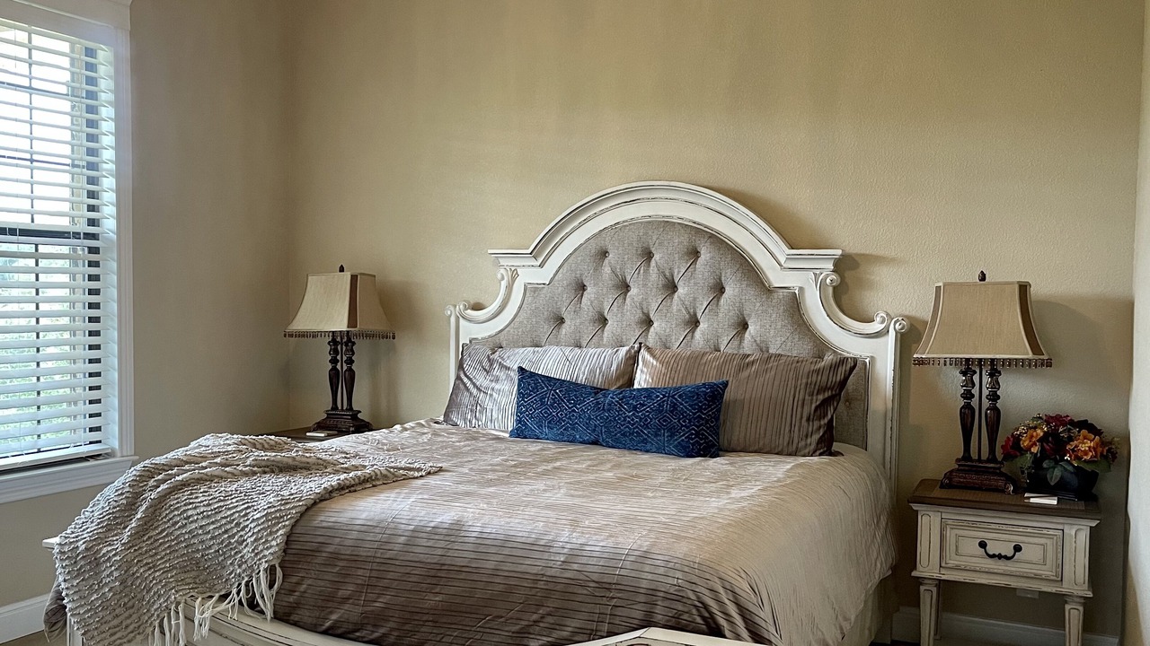 Photo of Bedroom in Lakehills