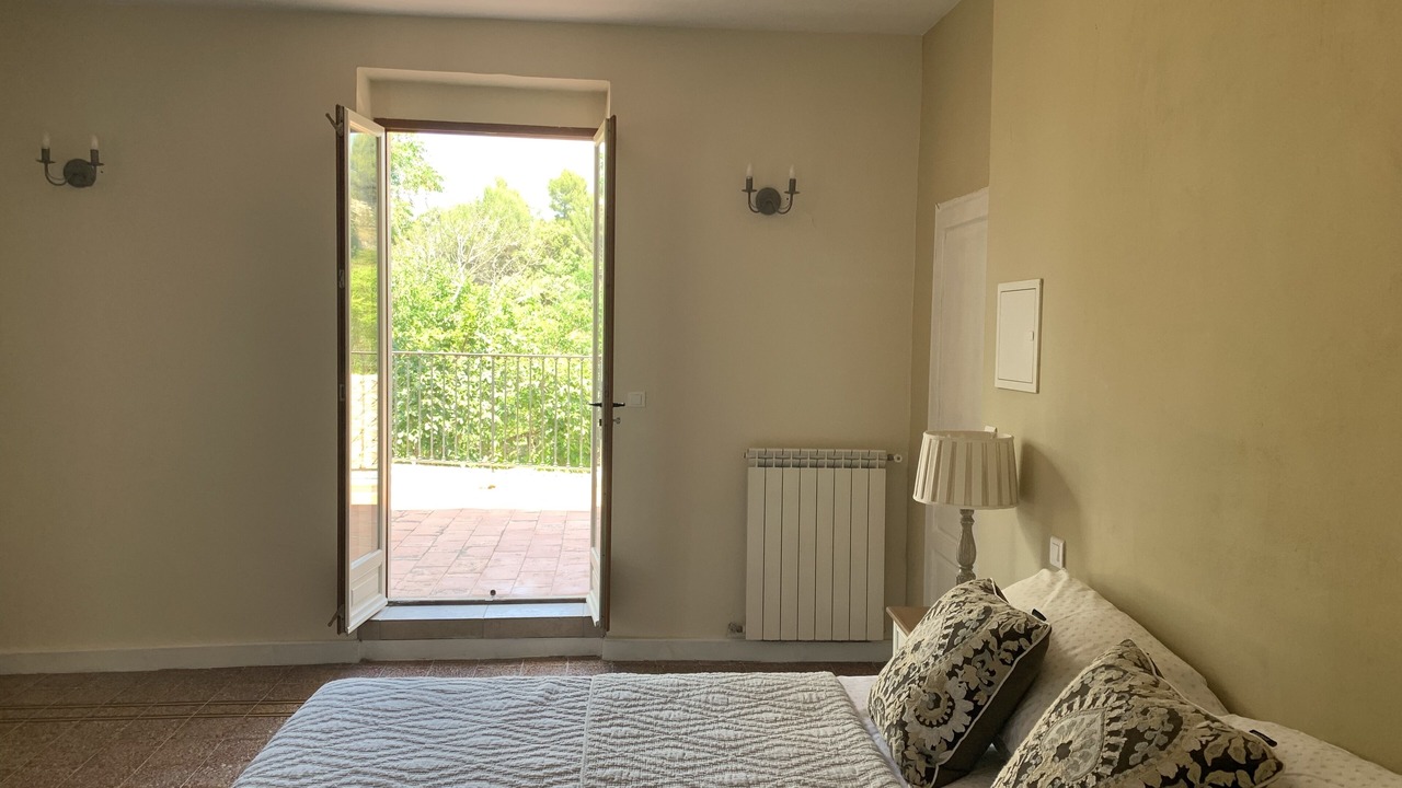 Photo of Bedroom in Quarante