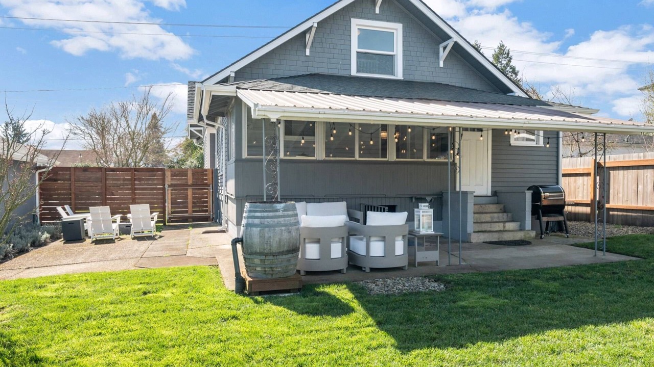 Photo of Others in Newberg