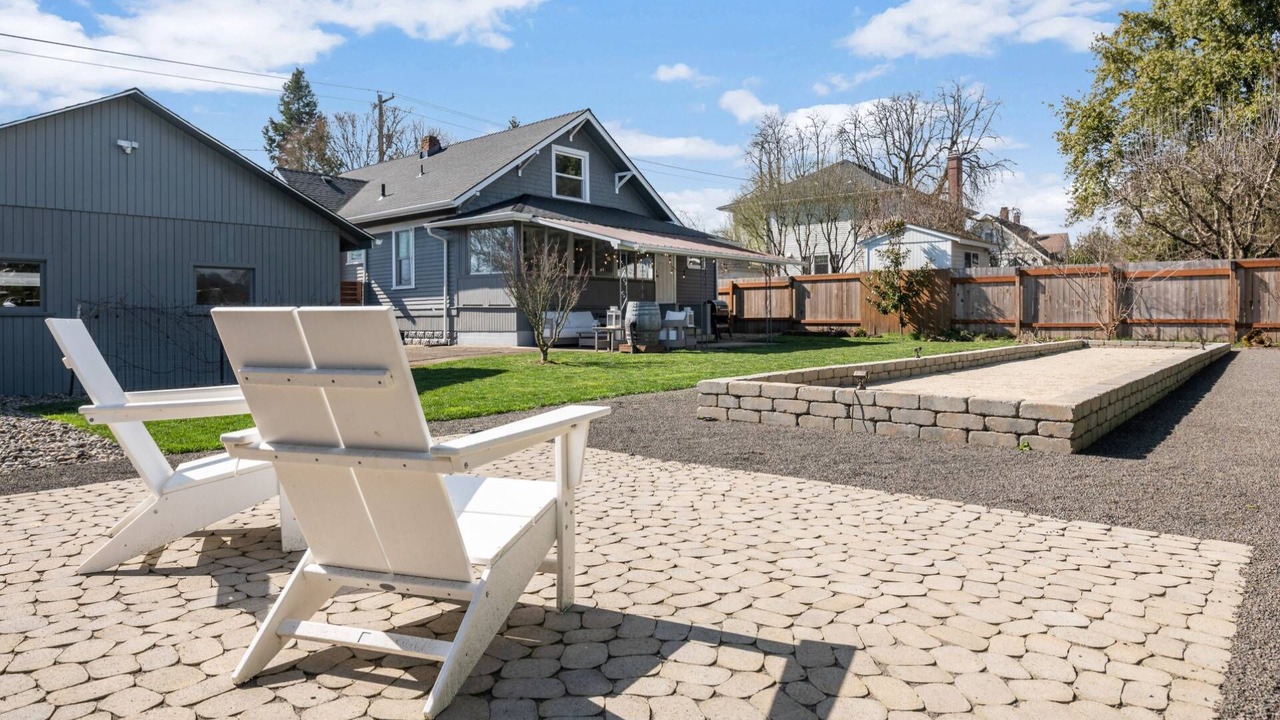 Photo of Others in Newberg