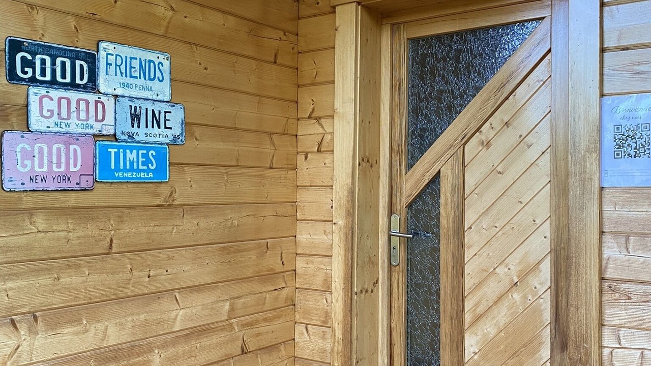 Photo of Outdoor in Baudement