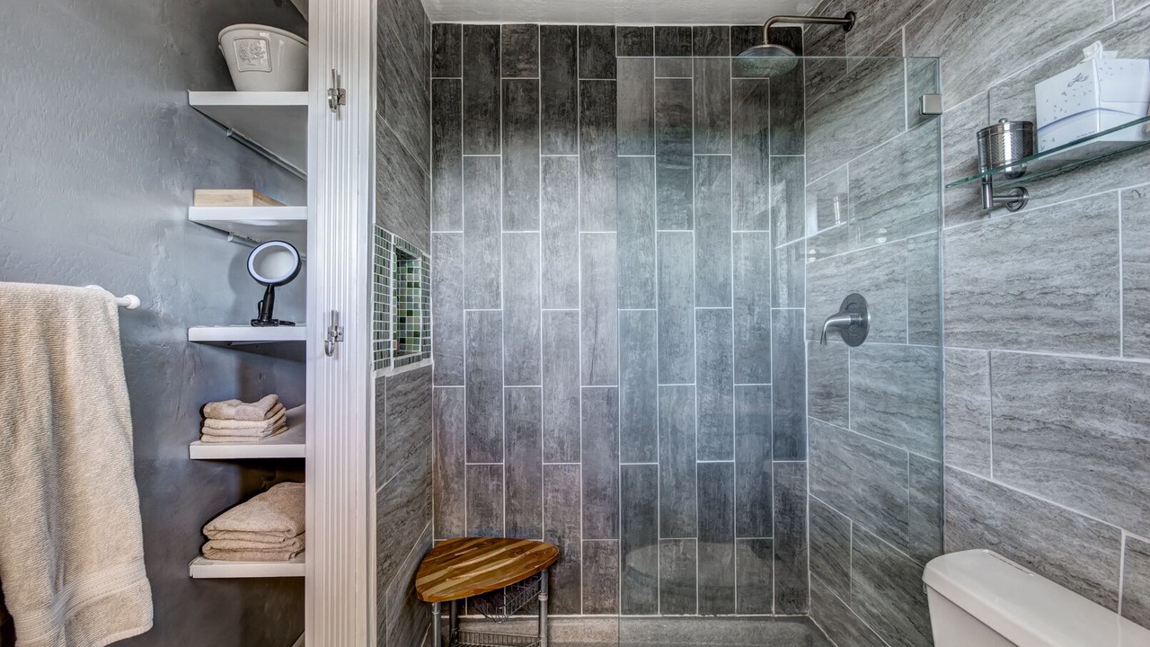 Photo of Bathroom in Canoncito