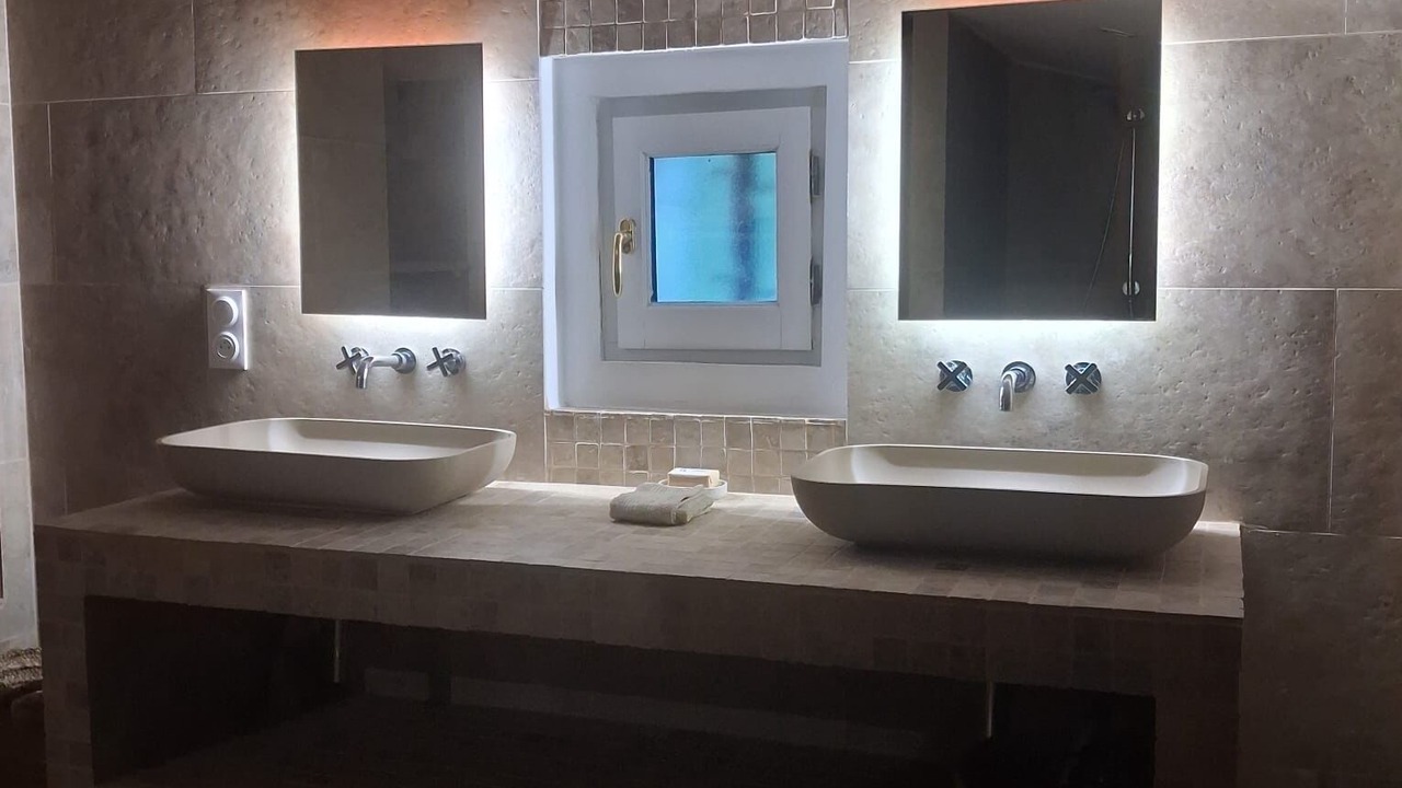 Photo of Bathroom in Roquefort-des-Corbieres