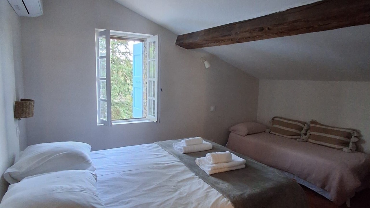 Photo of Bedroom in Roquefort-des-Corbieres