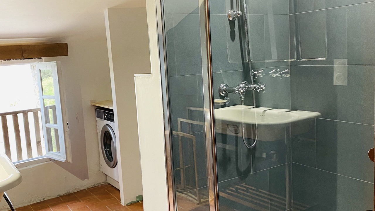 Photo of Bathroom in Roquefort-des-Corbieres