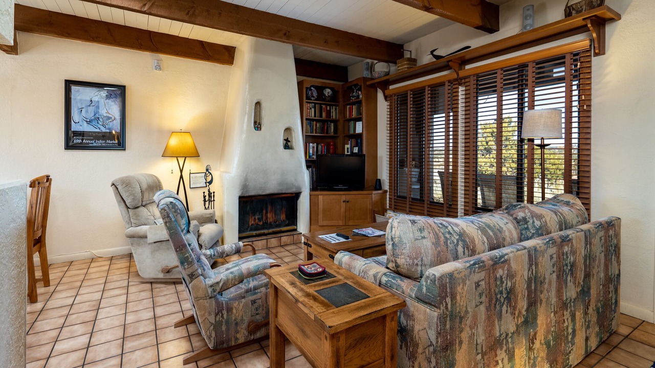 Photo of Livingroom in Northeast Santa Fe