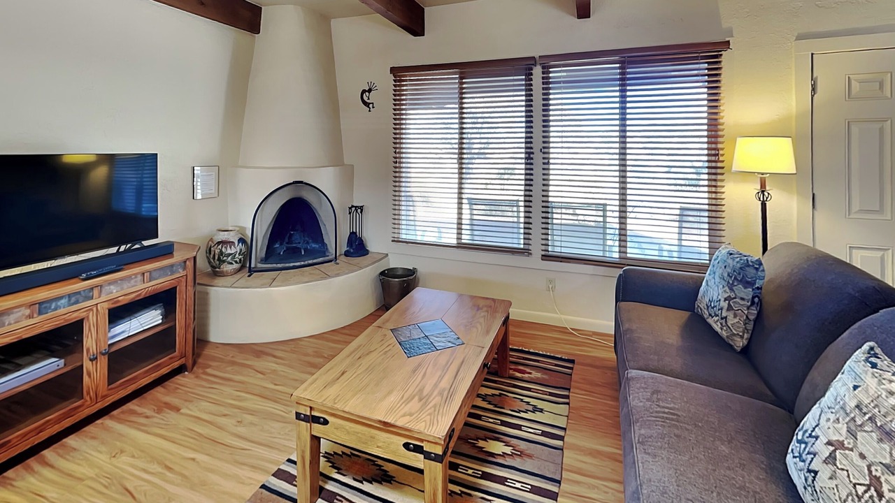 Photo of Livingroom in Northeast Santa Fe
