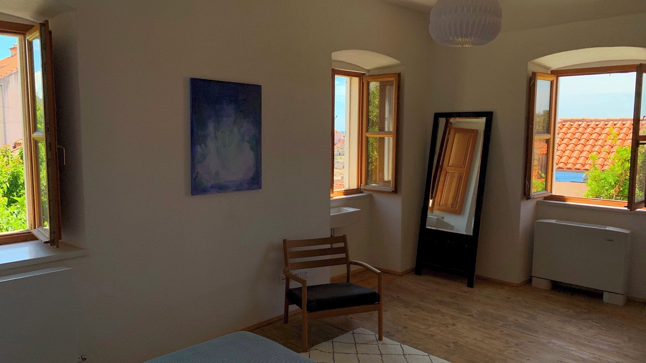 Photo of Bedroom in Pile