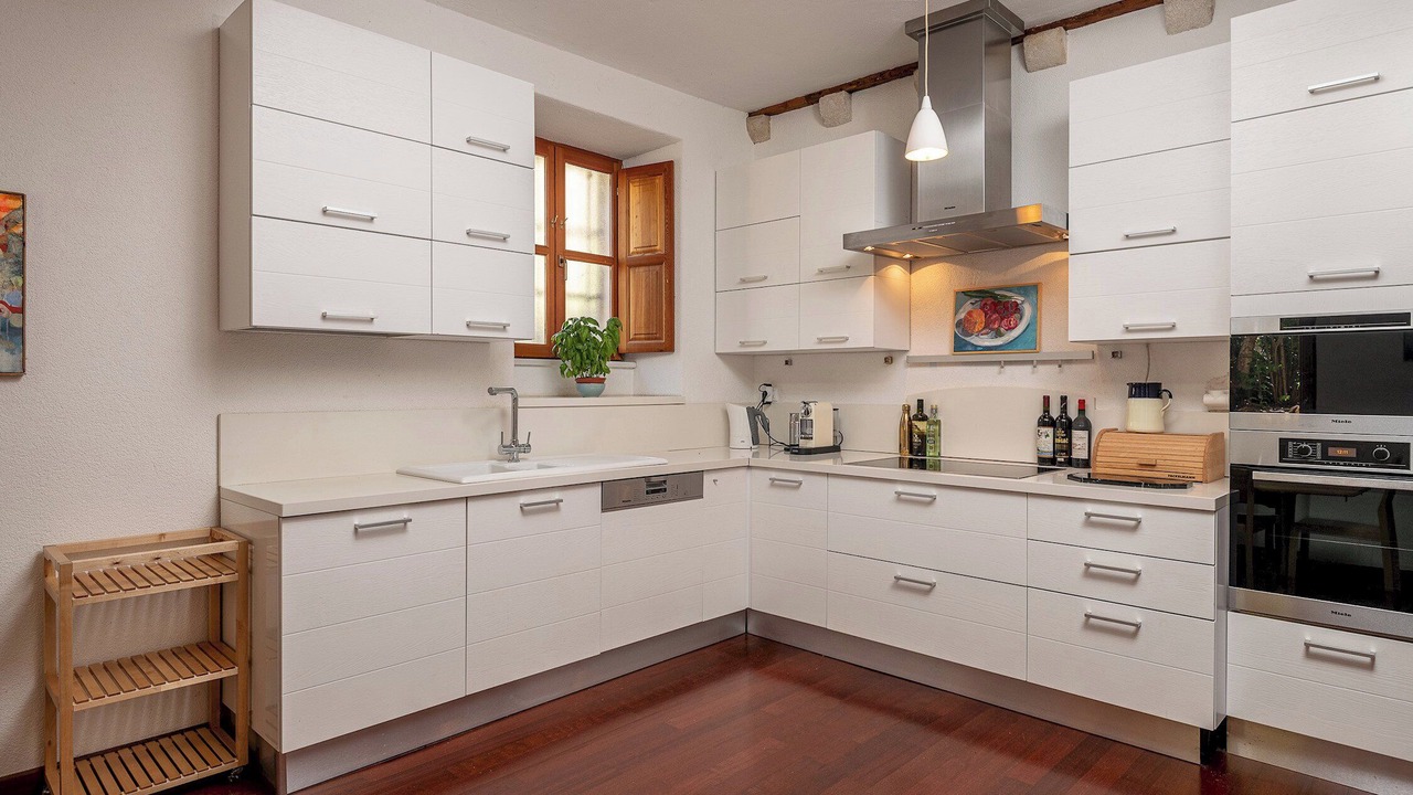 Photo of Kitchen in Pile