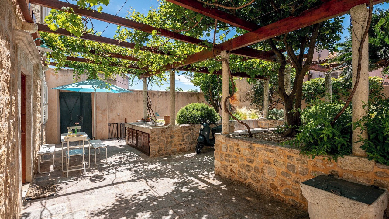 Photo of Outdoor in Pile