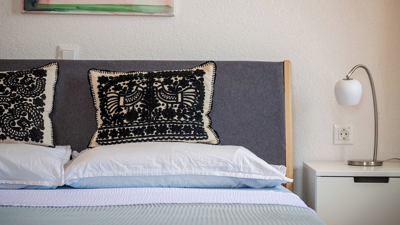 Photo of Bedroom in Pile