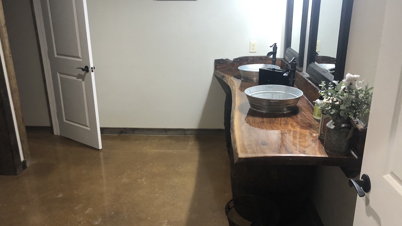 Photo of Bathroom in Avalon