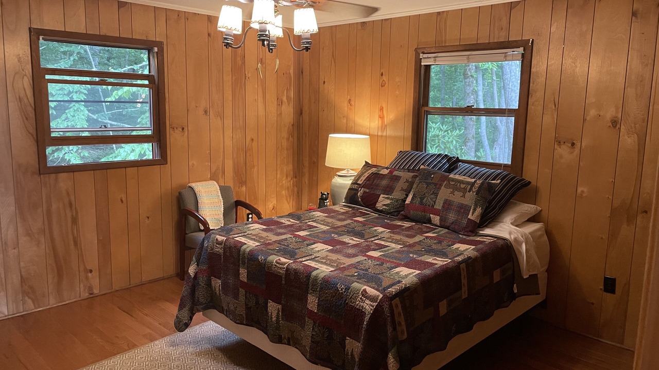 Photo of Bedroom in Sylva
