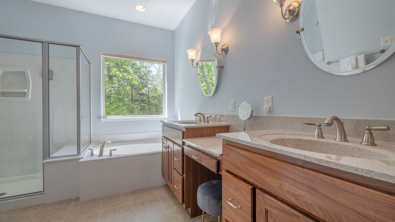 Photo of Bathroom in Innsbrook
