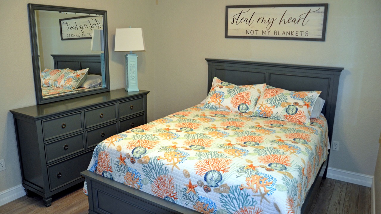 Photo of Bedroom in Pine Valley