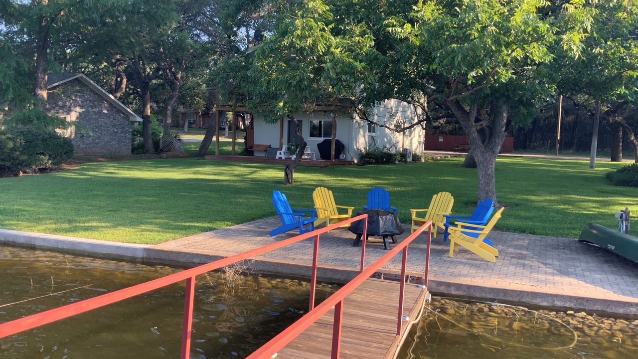 Photo of Outdoor in Buchanan Dam