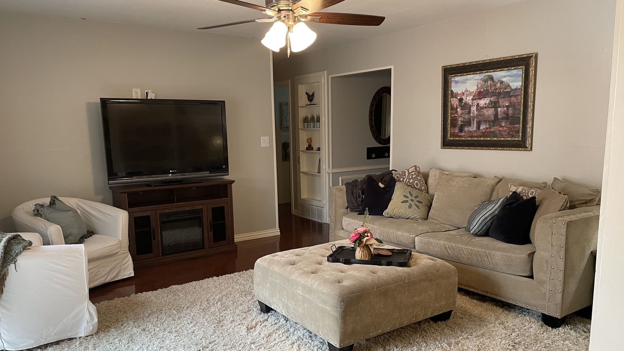 Photo of Livingroom in Allen