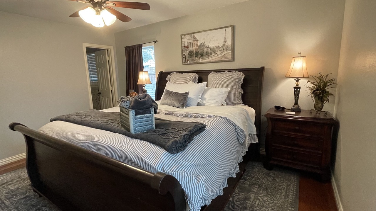 Photo of Bedroom in Allen