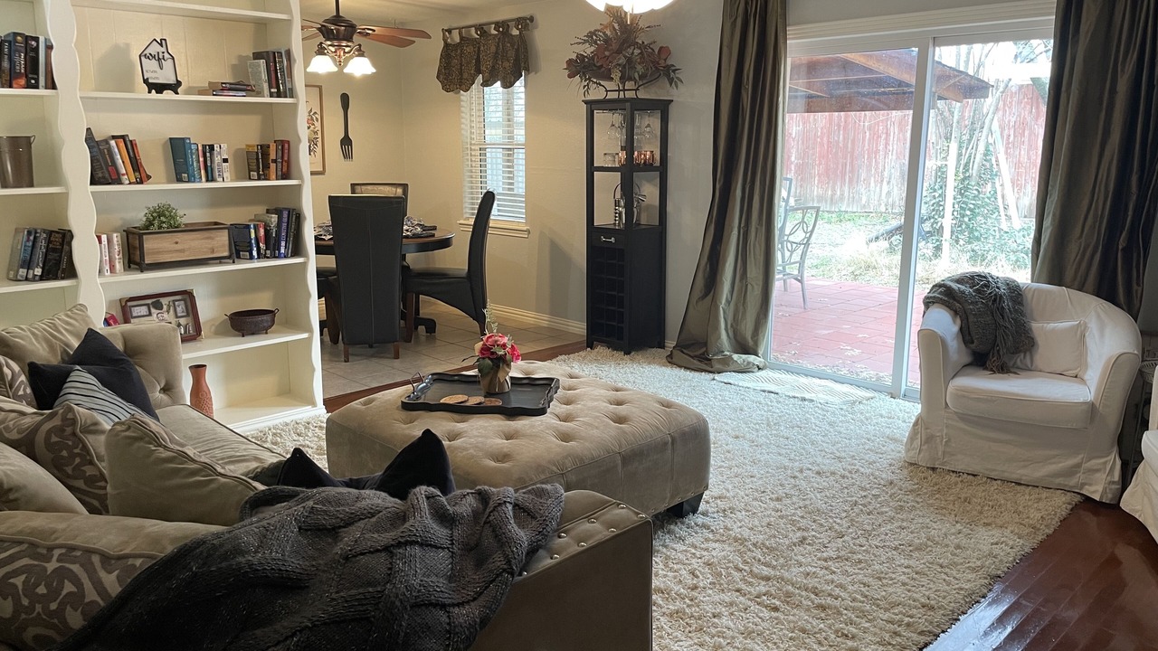 Photo of Livingroom in Allen