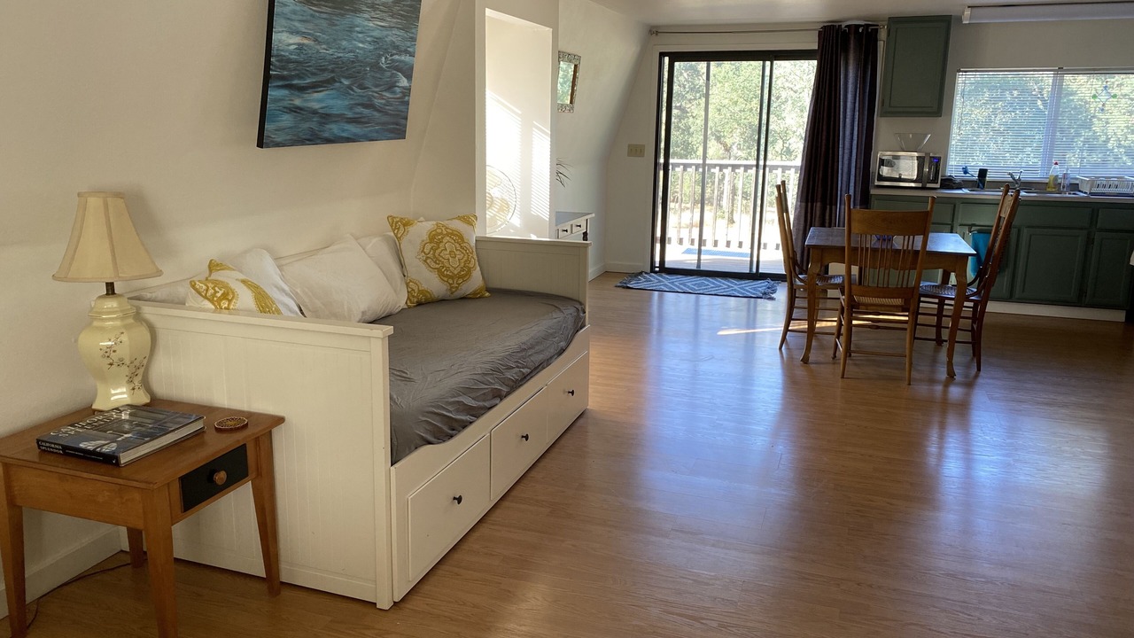 Photo of Livingroom in Lotus