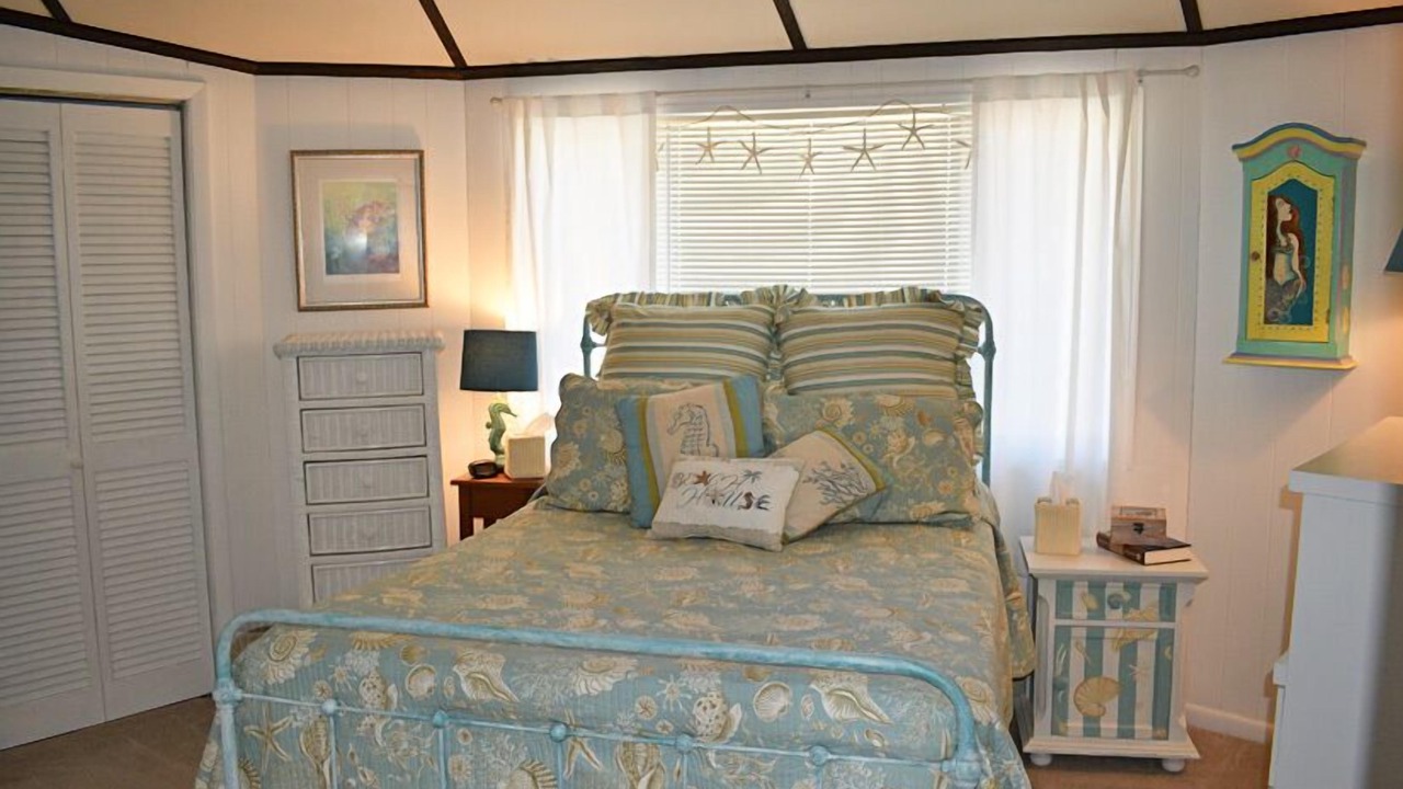 Photo of Others in Deep Hole