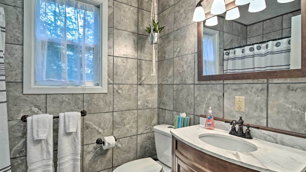 Photo of Bathroom in Golden