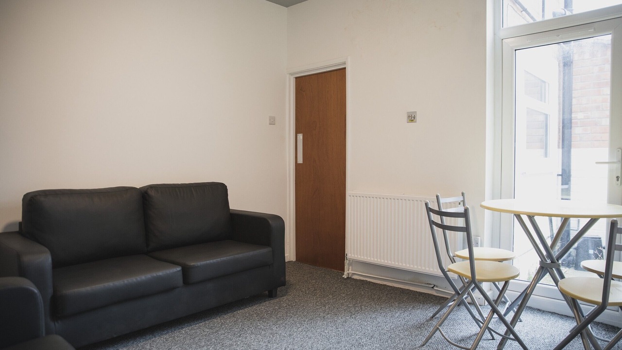 Photo of Livingroom in Aylestone