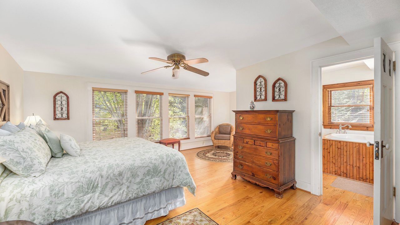 Photo of Bedroom in Hot Springs