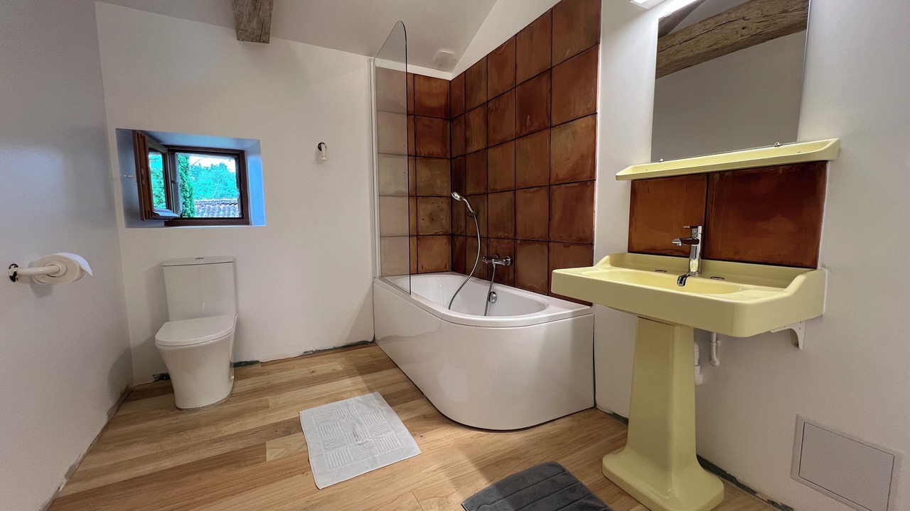 Photo of Bathroom in Poullignac