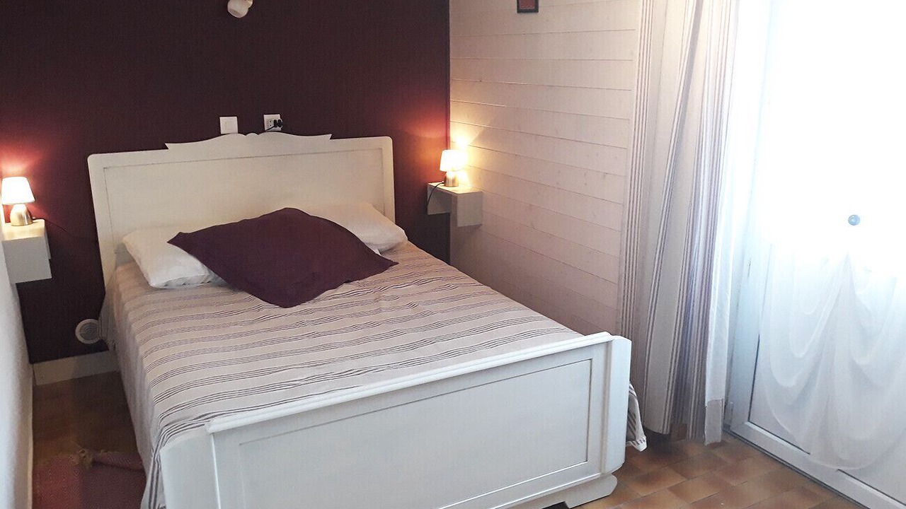 Photo of Bedroom in Saint-Maixent-sur-Vie