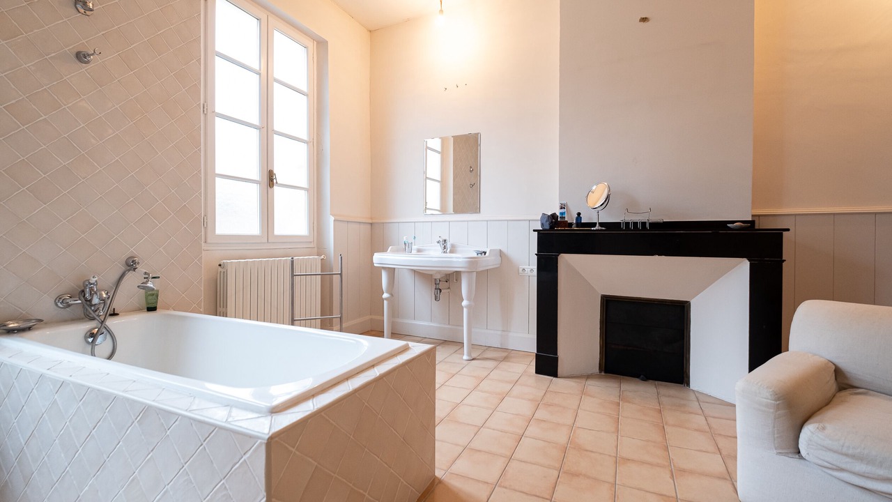 Photo of Bathroom in Castelnau-de-Montmiral