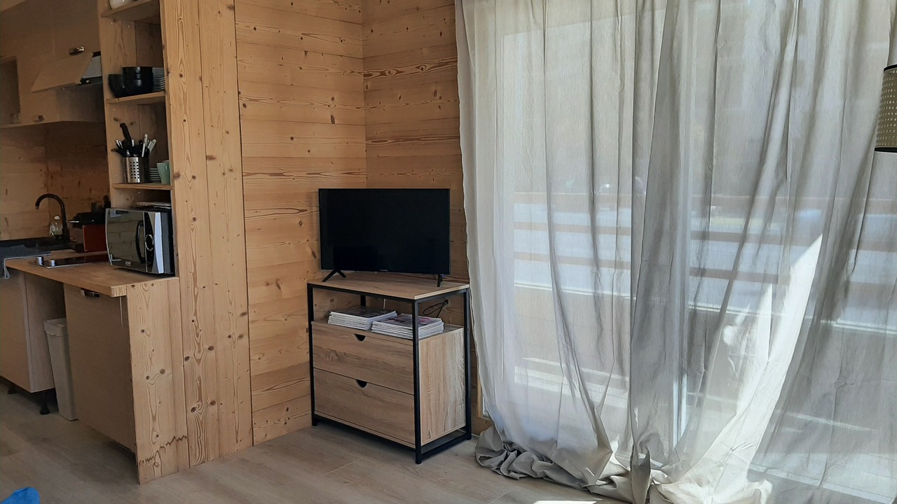 Photo of Others in Peone