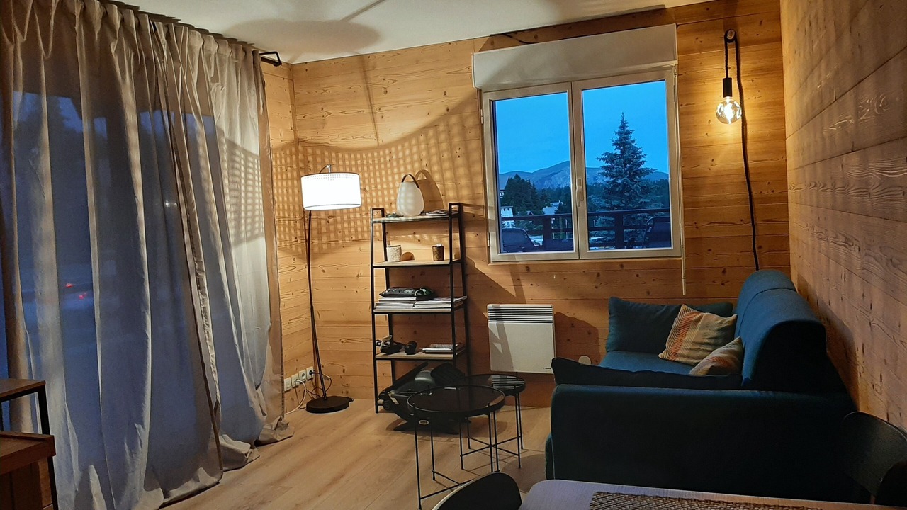 Photo of Livingroom in Peone