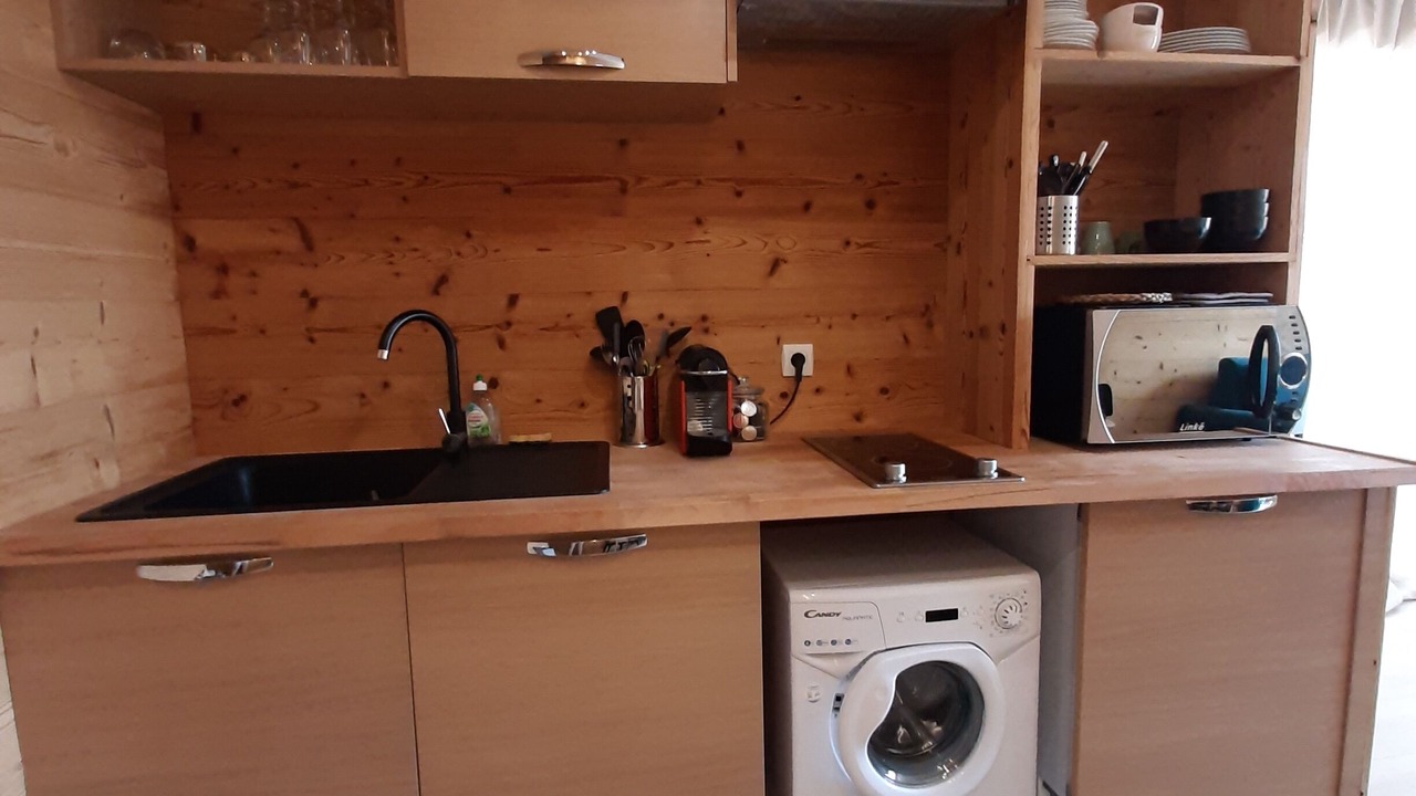 Photo of Kitchen in Peone