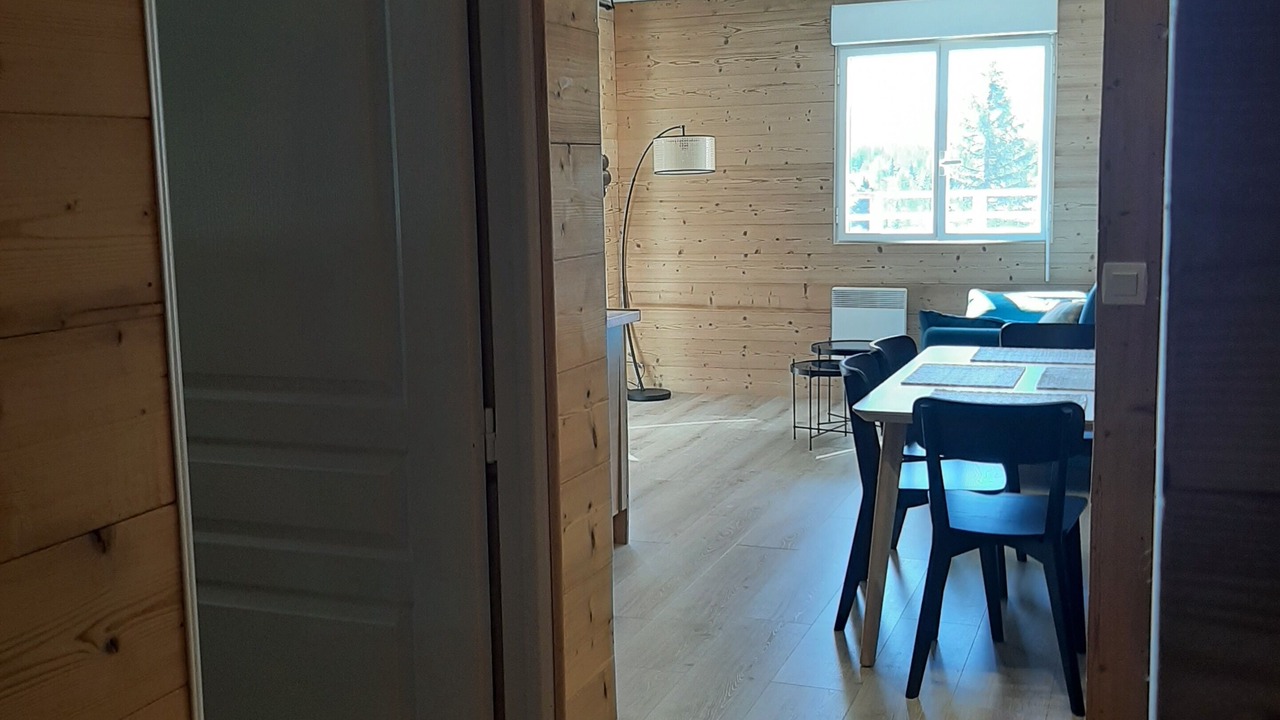 Photo of Others in Peone