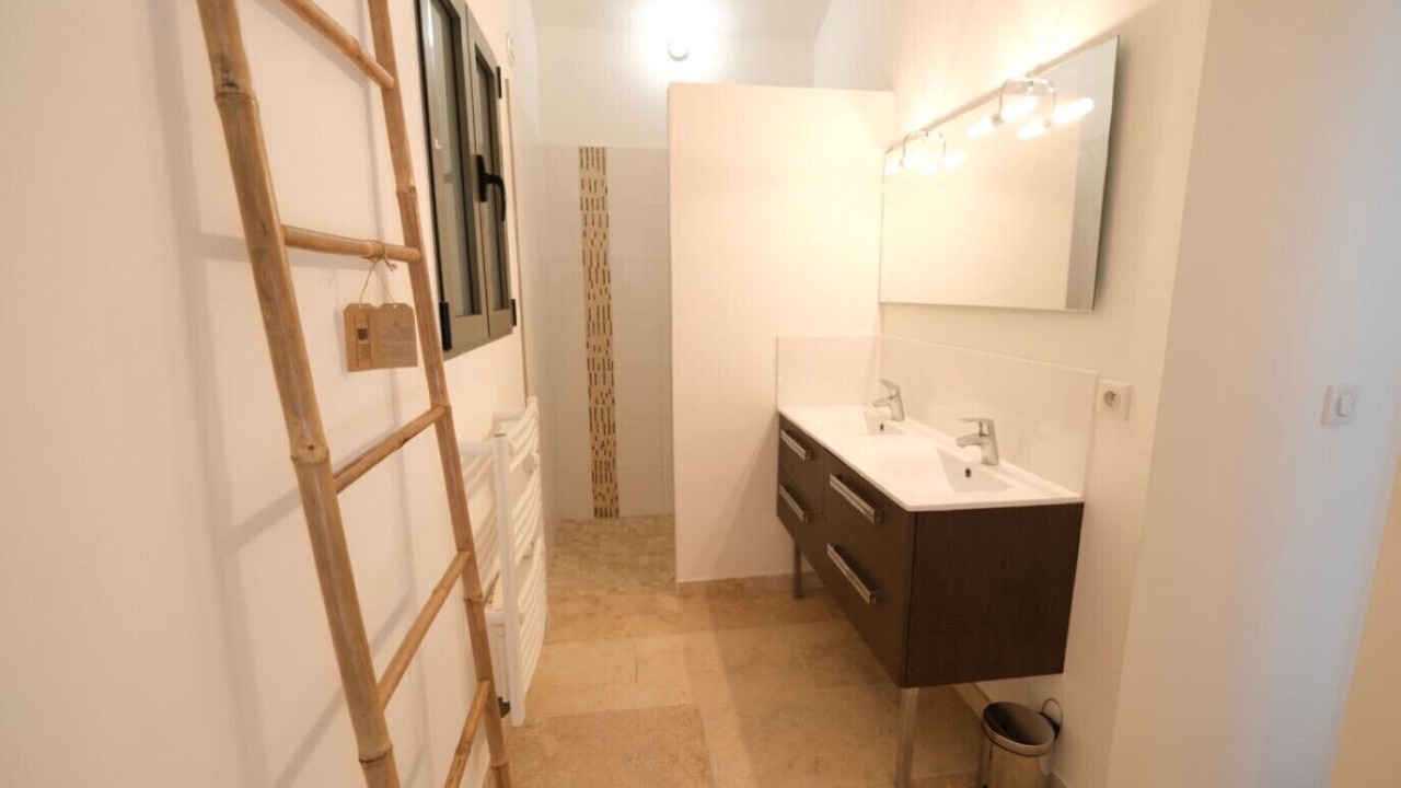 Photo of Bathroom in Aureille