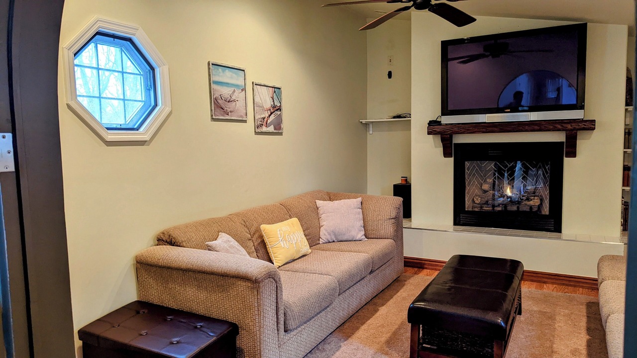 Photo of Livingroom in Port Austin