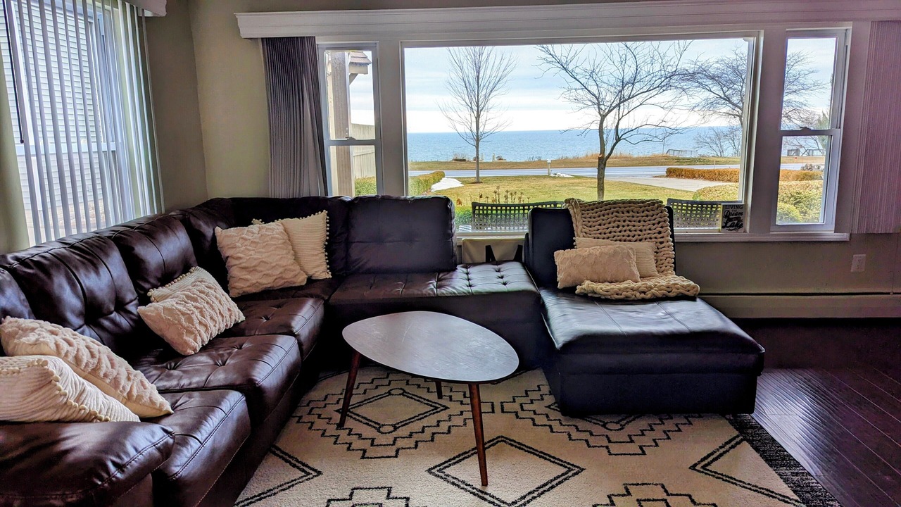 Photo of Livingroom in Port Austin